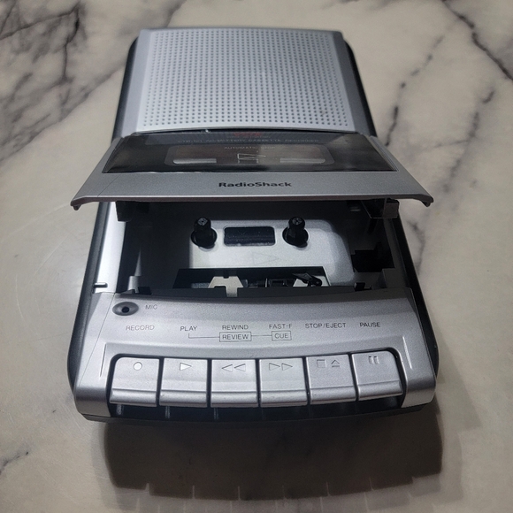 Radio Shack Vox Ctr-121 AC/Battery Cassette Recorder - Picture 5 of 6